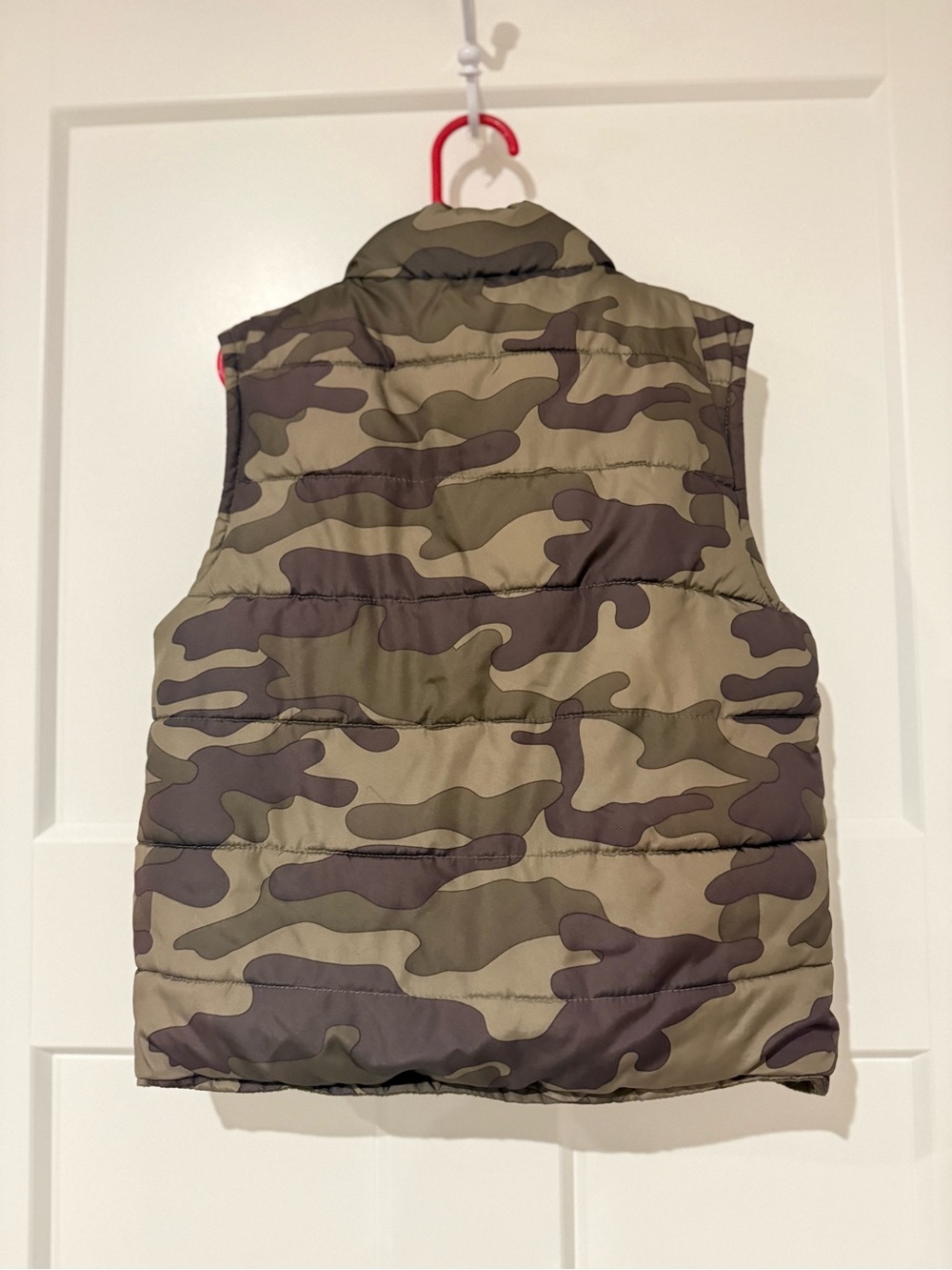 Crazy 8 Camo Puffer Vest in Olive & Dark Green - Picture 3 of 5